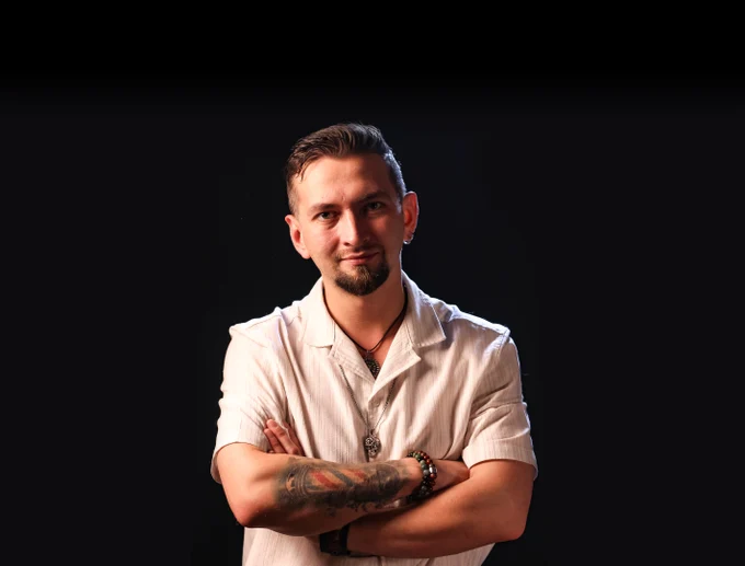 Газизов Азат
шеф-барбер